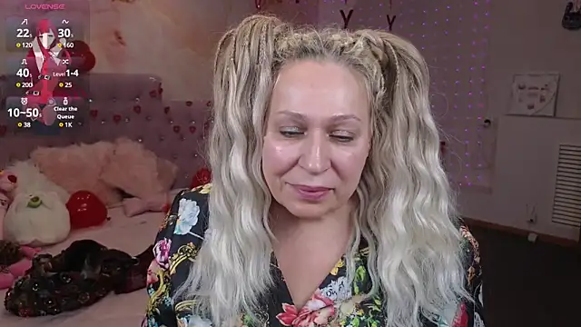 Snapshot of Penelope_Pinky chatting on 02/14/25, 05:36 Penelope Pinky online show from 02/14/25, 05:36