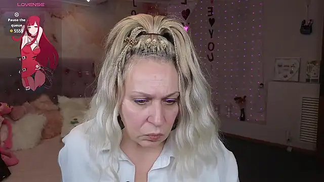 Snapshot of Penelope_Pinky chatting on 02/20/25, 02:35 Penelope Pinky online show from 02/20/25, 02:35