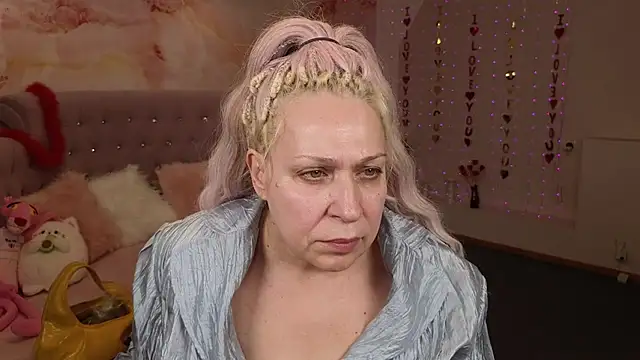 Snapshot of Penelope_Pinky chatting on 03/11/25, 05:46 Penelope Pinky online show from 03/11/25, 05:46