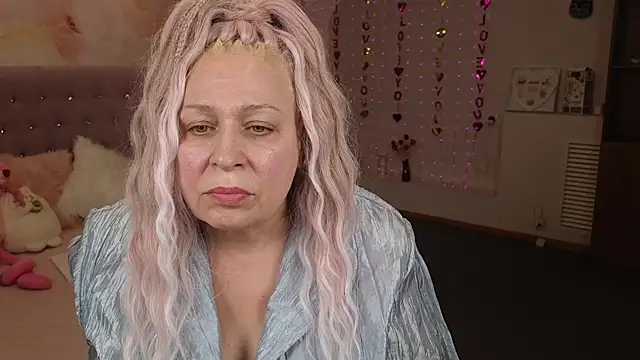 Snapshot of Penelope_Pinky chatting on 02/25/25, 02:48 Penelope Pinky online show from 02/25/25, 02:48