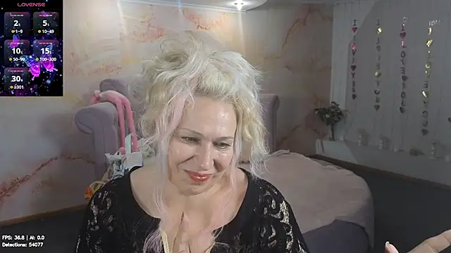 Snapshot of Penelope_Pinky chatting on 06/25/26, 01:27 Penelope Pinky online show from 06/25/26, 01:27