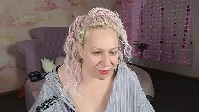 Snapshot of Penelope_Pinky chatting on 10/01/25, 11:58 Penelope Pinky online show from 10/01/25, 11:58