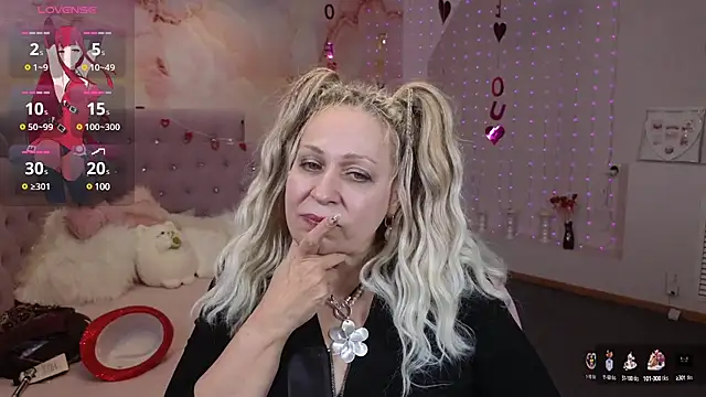 Snapshot of Penelope_Pinky chatting on 02/19/25, 08:41 Penelope Pinky online show from 02/19/25, 08:41