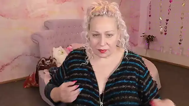 Snapshot of Penelope_Pinky chatting on 10/09/25, 11:00 Penelope Pinky online show from 10/09/25, 11:00