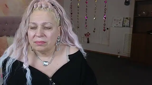 Snapshot of Penelope_Pinky chatting on 02/28/25, 05:15 Penelope Pinky online show from 02/28/25, 05:15