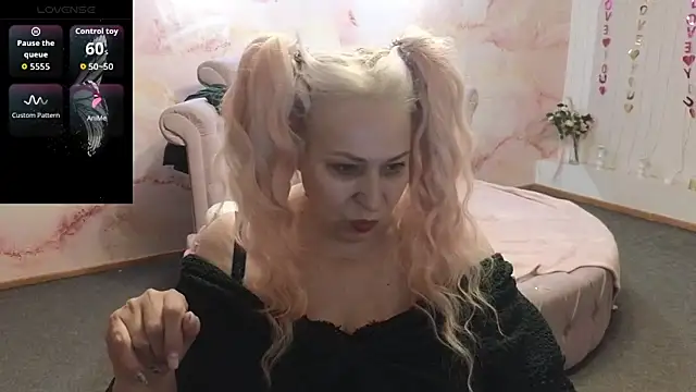 Penelope Pinky online show from 04/01/26, 11:00