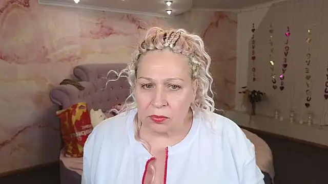 Snapshot of Penelope_Pinky chatting on 10/06/25, 12:06 Penelope Pinky online show from 10/06/25, 12:06