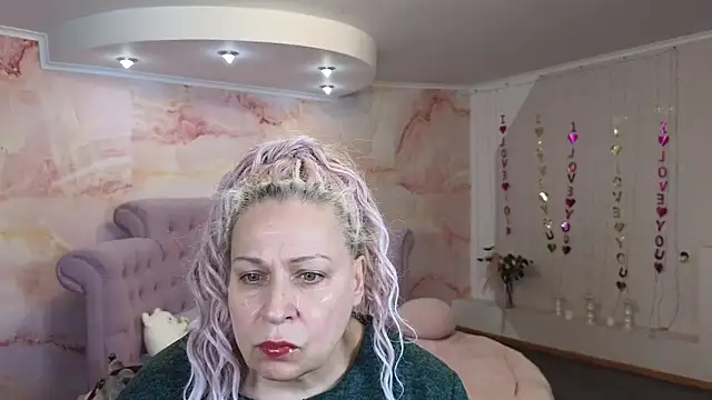 Snapshot of Penelope_Pinky chatting on 10/02/25, 11:57 Penelope Pinky online show from 10/02/25, 11:57