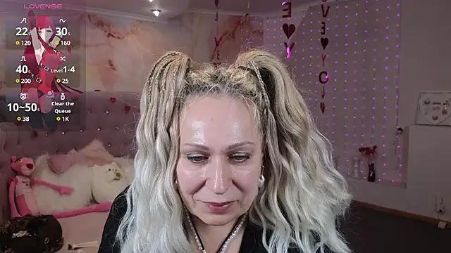 Snapshot of Penelope_Pinky chatting on 02/19/25, 05:38 Penelope Pinky online show from 02/19/25, 05:38