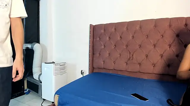 lau hotfox online show from 12/22/25, 12:44