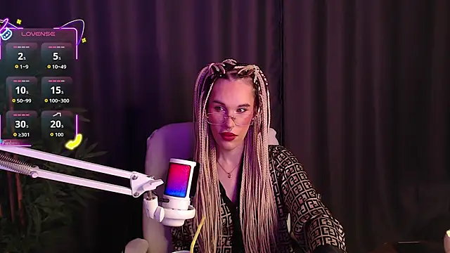 Snapshot of Cassie_Bae chatting on 11/28/25, 05:51 Cassie Bae online show from 11/28/25, 05:51