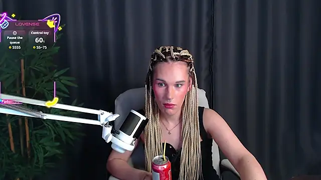 Snapshot of Cassie_Bae chatting on 11/29/25, 08:31 Cassie Bae online show from 11/29/25, 08:31