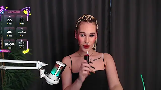 Snapshot of Cassie_Bae chatting on 12/17/25, 11:26 Cassie Bae online show from 12/17/25, 11:26