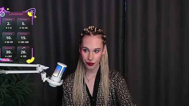 Snapshot of Cassie_Bae chatting on 12/18/25, 07:46 Cassie Bae online show from 12/18/25, 07:46