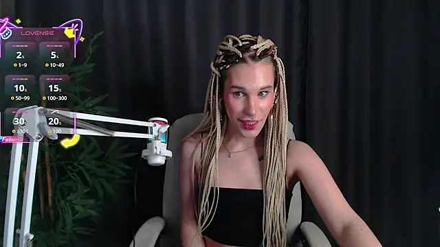 Snapshot of Cassie_Bae chatting on 12/01/25, 09:04 Cassie Bae online show from 12/01/25, 09:04