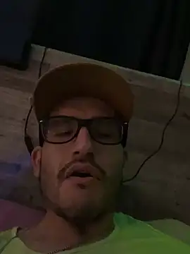 Snapshot of papittochulito chatting on 02/15/25, 10:00 papittochulito online show from 02/15/25, 10:00