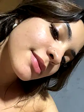 Nicollygriu online show from 10/16/25, 03:04