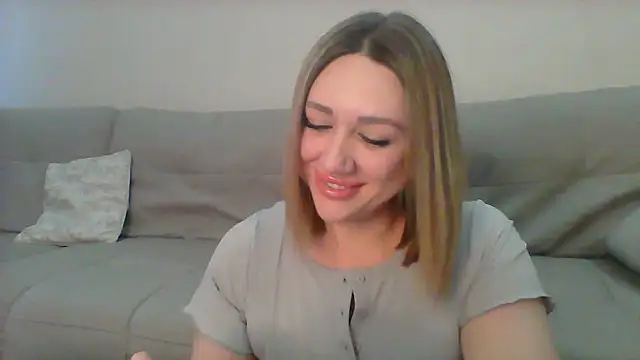 Snapshot of VickyLove047 chatting on 03/21/25, 05:11 VickyLove047 online show from 03/21/25, 05:11