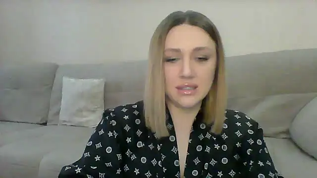 Snapshot of VickyLove047 chatting on 03/14/25, 06:10 VickyLove047 online show from 03/14/25, 06:10