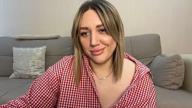 Snapshot of VickyLove047 chatting on 11/15/25, 06:17 VickyLove047 online show from 11/15/25, 06:17