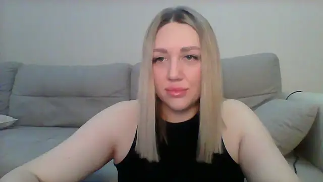 Snapshot of VickyLove047 chatting on 09/23/25, 05:25 VickyLove047 online show from 09/23/25, 05:25