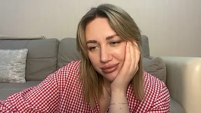 Snapshot of VickyLove047 chatting on 11/15/25, 06:23 VickyLove047 online show from 11/15/25, 06:23