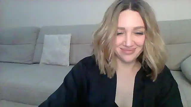 Snapshot of VickyLove047 chatting on 02/15/25, 09:28 VickyLove047 online show from 02/15/25, 09:28