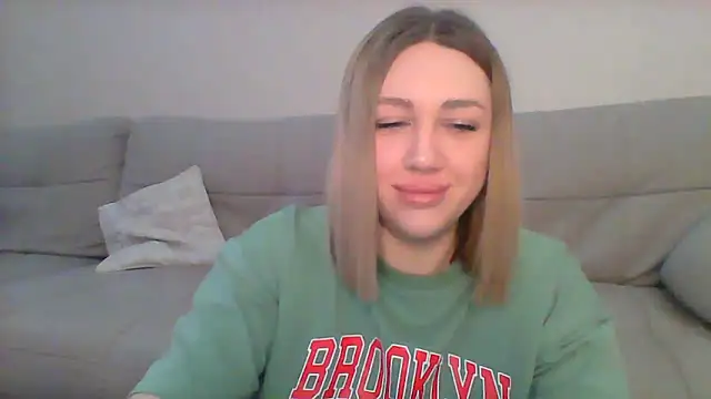 Snapshot of VickyLove047 chatting on 03/01/25, 04:47 VickyLove047 online show from 03/01/25, 04:47