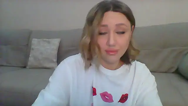 Snapshot of VickyLove047 chatting on 03/23/25, 06:47 VickyLove047 online show from 03/23/25, 06:47