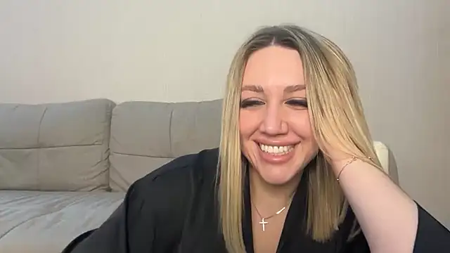 Snapshot of VickyLove047 chatting on 10/04/25, 08:49 VickyLove047 online show from 10/04/25, 08:49