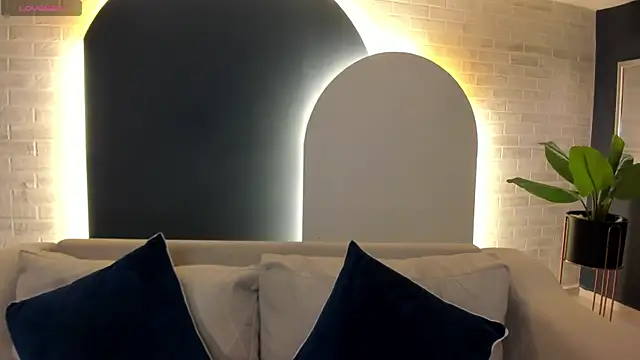 FernandaX1 online show from 10/11/25, 11:00