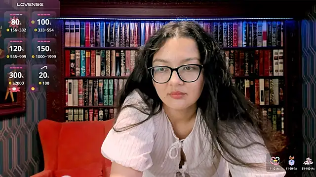 Snapshot of ZarifaBev chatting on 09/28/25, 01:45 ZarifaBev online show from 09/28/25, 01:45