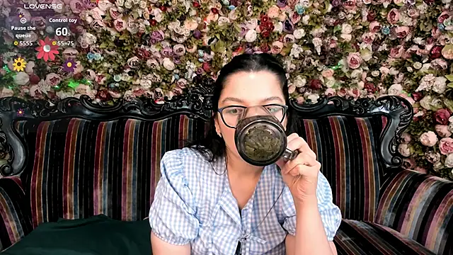 ZarifaBev online show from 11/22/25, 08:51