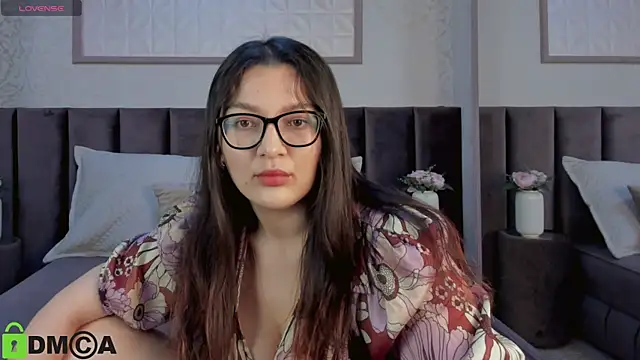 Snapshot of ZarifaBev chatting on 02/11/25, 12:47 ZarifaBev online show from 02/11/25, 12:47