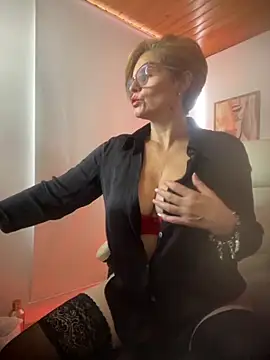 Adeellee  online show from 10/12/25, 02:29