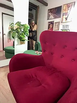 Adeellee  online show from 04/08/26, 04:08