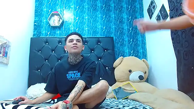 Snapshot of exotic_hot_couple chatting on 03/09/25, 07:26 exotic hot couple online show from 03/09/25, 07:26