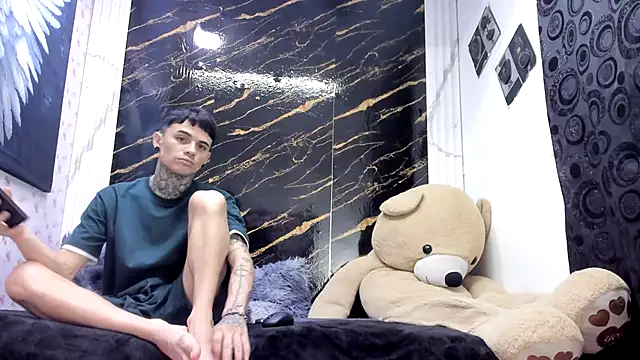 exotic hot couple online show from 05/04/26, 08:22