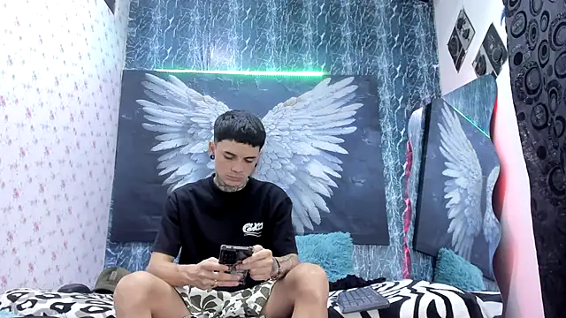 exotic hot couple online show from 04/13/26, 10:25