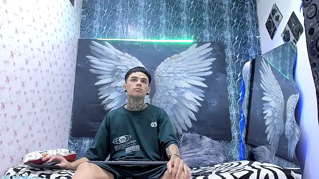 exotic hot couple online show from 04/13/26, 01:53