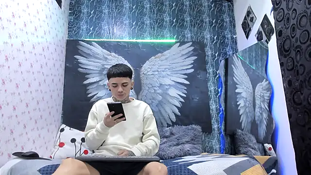 exotic hot couple online show from 04/23/26, 11:28