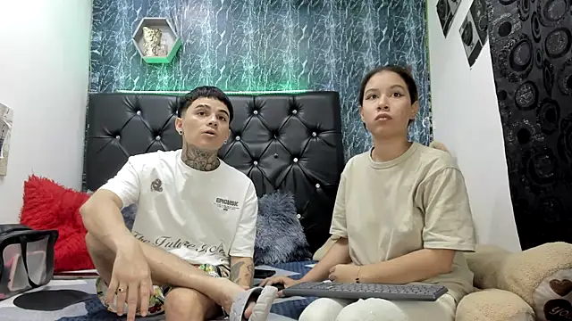 exotic hot couple online show from 11/13/25, 03:21