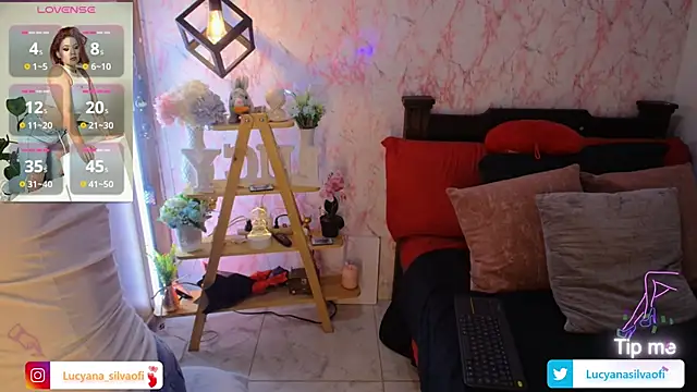 Snapshot of LucyanaSilva chatting on 09/09/25, 02:59 LucyanaSilva online show from 09/09/25, 02:59