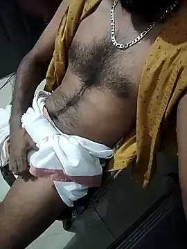 Snapshot of johnsinsexy chatting on 12/18/24, 05:52 johnsinsexy online show from 12/18/24, 05:52