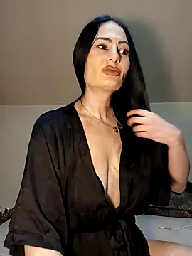 EveeRose online show from 12/16/25, 07:23