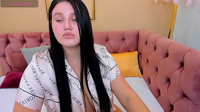 Snapshot of Kassandra__grey chatting on 02/07/25, 07:07 Kassandra grey online show from 02/07/25, 07:07