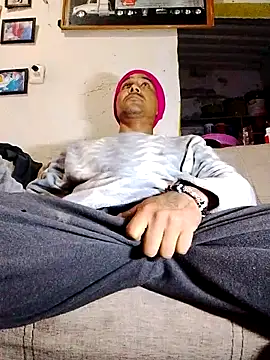 NewBe9D9 online show from 11/17/25, 09:57