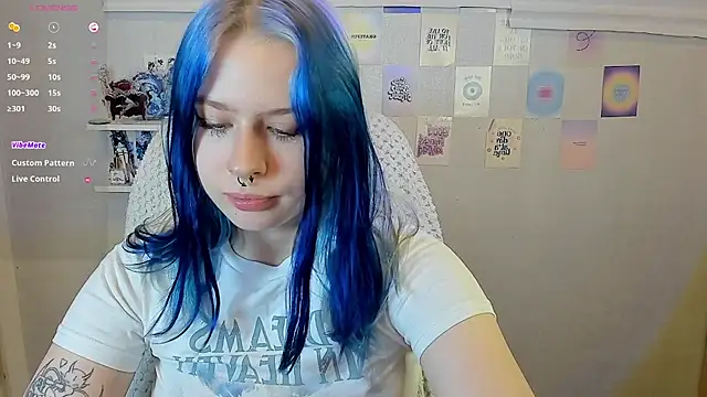 Snapshot of tender_kiitty chatting on 09/25/25, 12:44 tender kiitty online show from 09/25/25, 12:44
