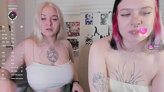 Snapshot of tender_kiitty chatting on 11/14/25, 01:26 tender kiitty online show from 11/14/25, 01:26