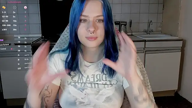 Snapshot of tender_kiitty chatting on 09/14/25, 02:50 tender kiitty online show from 09/14/25, 02:50